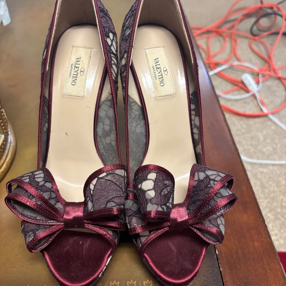 Valentino burgundy lace bow pumps